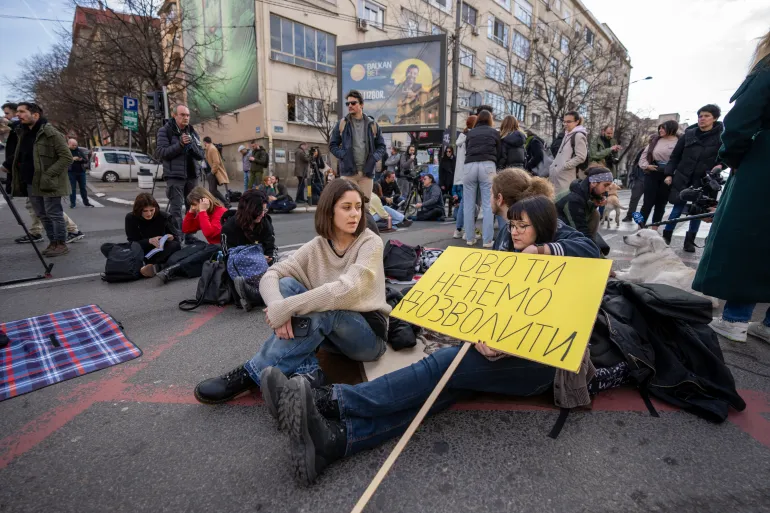 Foto - Đ.K.-Al Jazeera.webp - Beograd: Studenti i aktivisti proveli noć na ulici, traže otvaranje biračkih spiskova